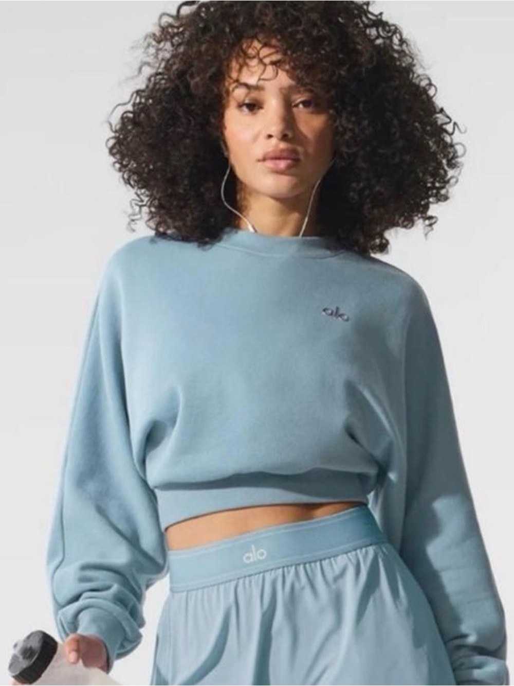 ALO Yoga Women's Sky Blue Cropped Crewneck Sweatshirt
